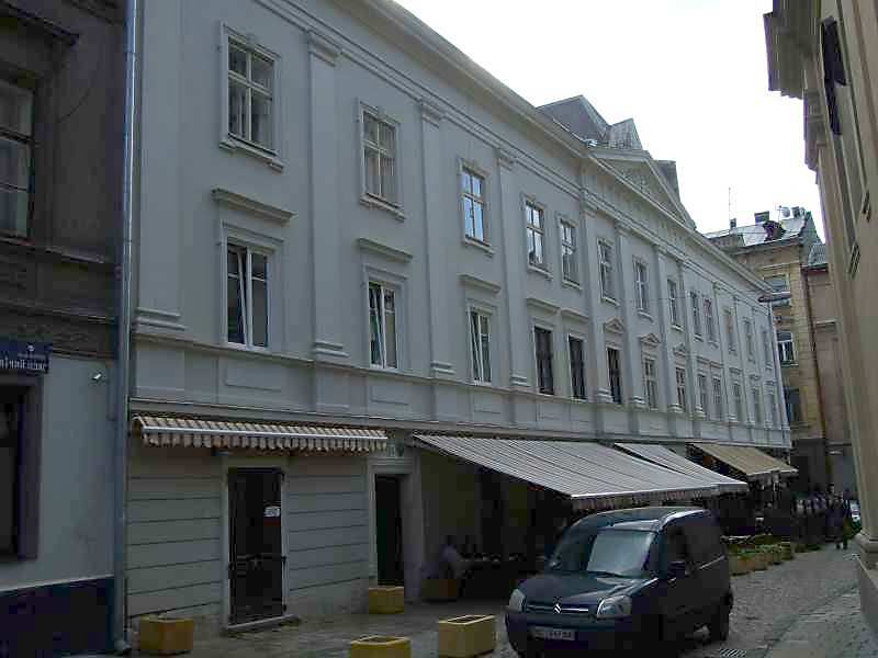 Житловий будинок 18 – 19 ст. (пл. Р. Люксембург, 7) [Пам’ятники архітектури… Житловий будинок (№ 7-8)