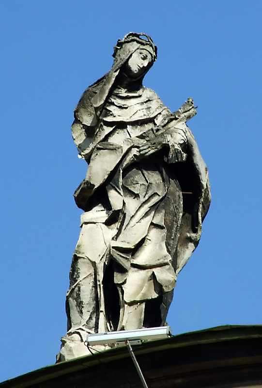 Постать на фронтоні північної нави