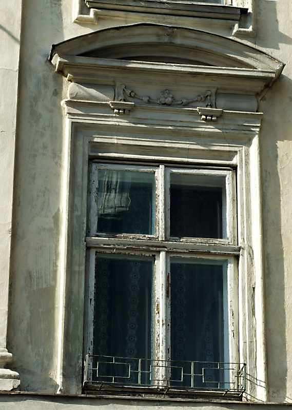 Вікно 2-го поверху (фасад по…