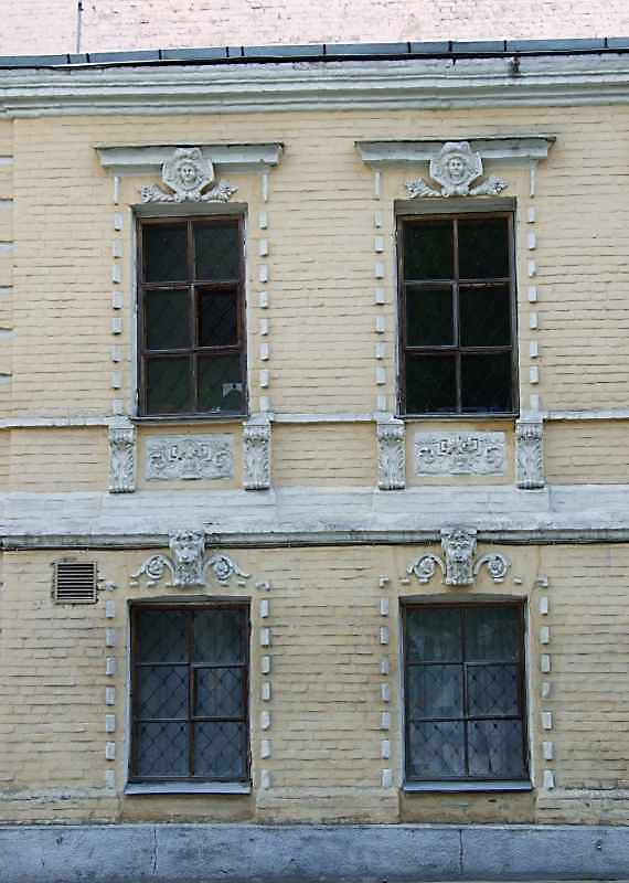 2008 р. Фрагмент головного фасаду