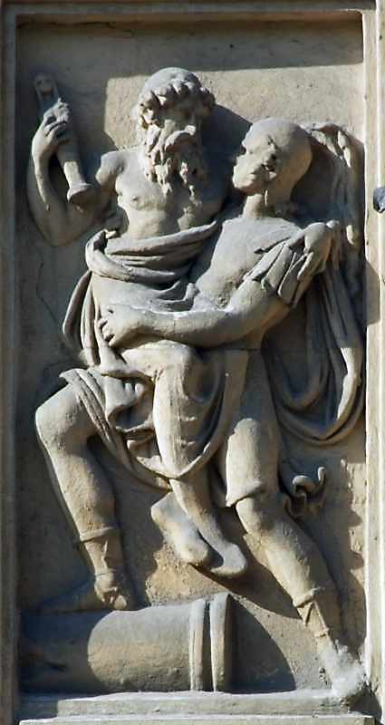 Рельєфна композиція “Еней рятує батька”