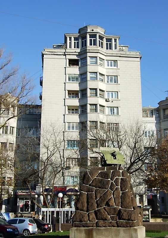 2008 р. Центральна частина головного…