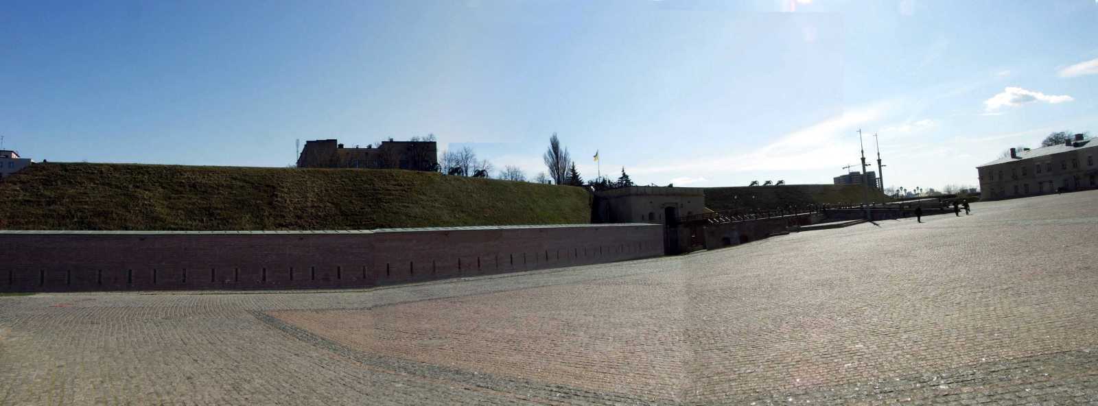 2009 р. Панорама північного фронту.…