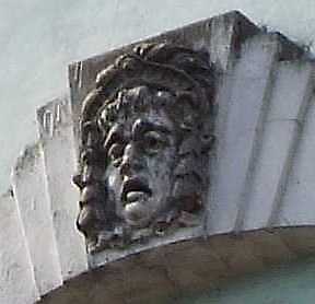 Плачуча удова