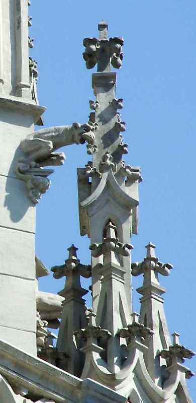 Гаргуйль і пінакль