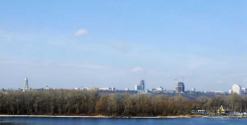 2011 р. Панорама правого берега Дніпра від Києво-Печерської лаври до будинку… 2011 р. Панорама правого берега Дніпра…