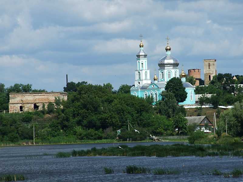 Фото М.І.Жарких 26.06.2011 р. Перша згадка: 12 ст.; в 1754 р. надано… Ізяслав м