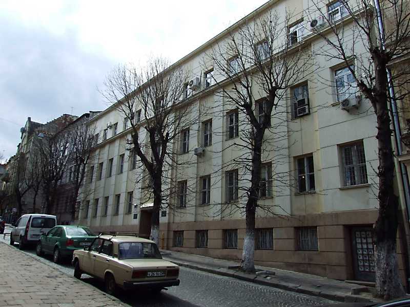 4 квітня 2012 р. Фото М.І.Жарких. У будинку № 16 у 1950-х роках було технічне… Інститут біології клітини (№ 16)