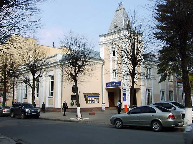 5 квітня 2012 р. Фото М.І.Жарких. № 18 Будинок українського спортивного… Товариство “Сокіл” (№ 18)