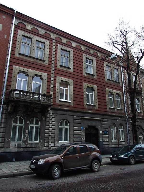 7 квітня 2012 р. Фото М.І.Жарких. Будинок (вул.Пекарська, 38) споруджено в… Житловий будинок (№ 38)