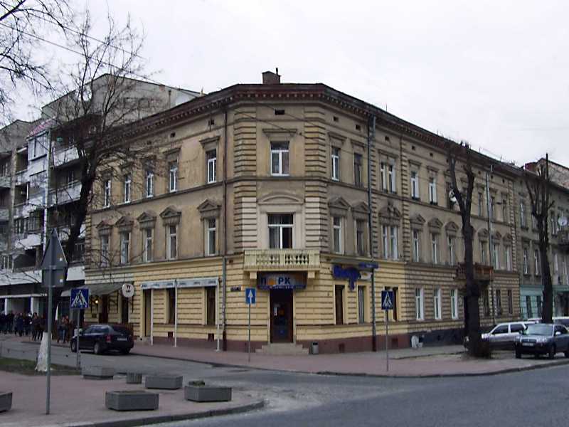 8 квітня 2012 р. Фото М.І.Жарких. Будинок (вул.Листопадового чину, 14)… Житловий будинок (№ 14)