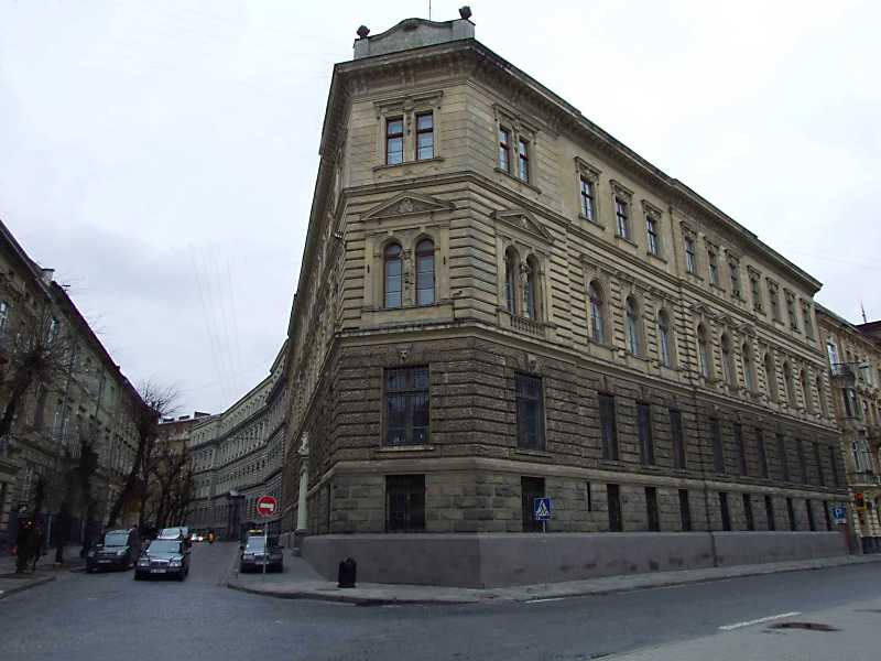 8 квітня 2012 р. Фото М.І.Жарких. Ліворуч – вул. Костюшка, праворуч – вул.… Банк (№ 11)