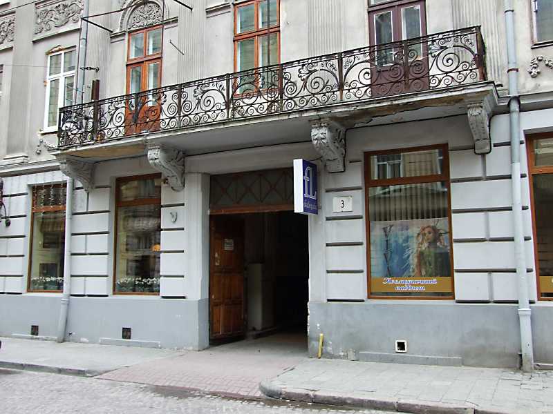 2012 р. Центральна частина головного…