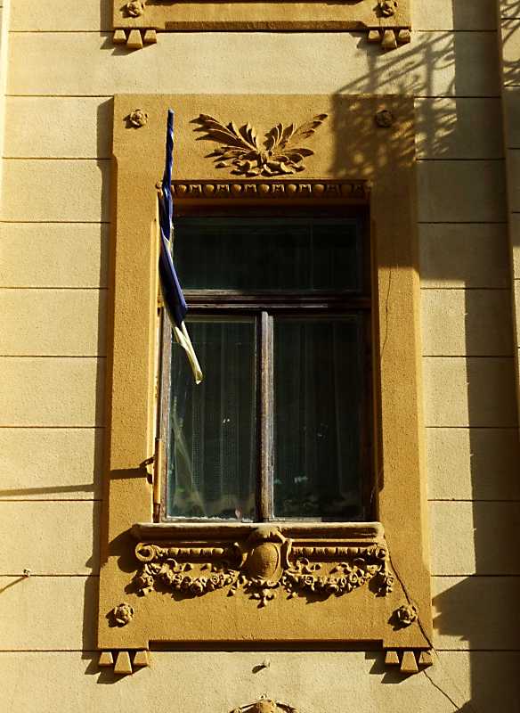 2013 р. Сецесійне вікно 2-го поверху