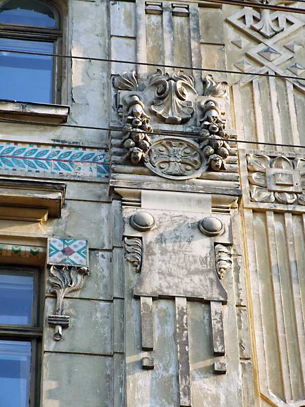 Сецесійна пілястра