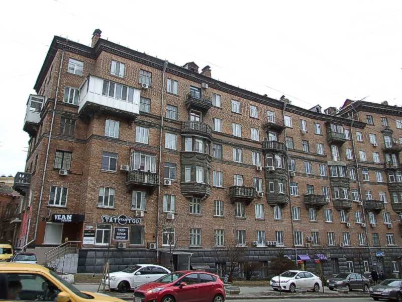 2021 р. Ліва частина головного фасаду