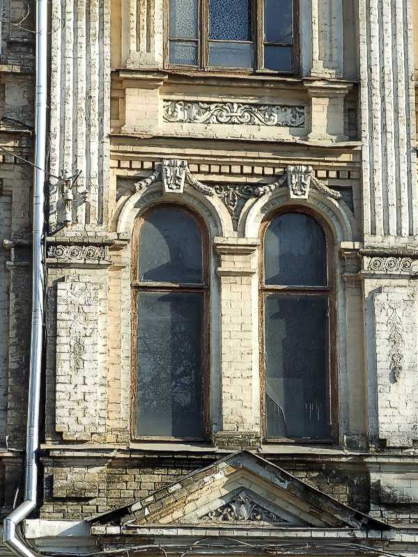 Вікна 2-го поверху сходової клітки