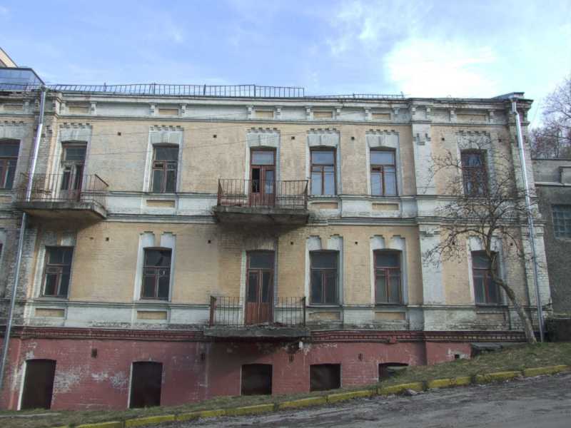 2021 р. Права частина головного фасаду