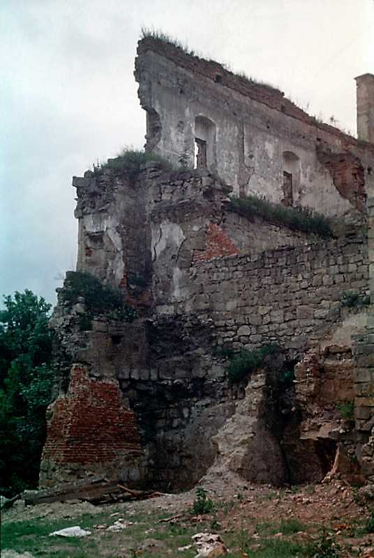 1988 р. Фрагменти башти 11 і зовнішня…