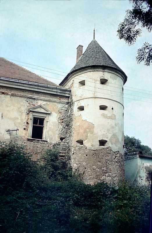 1990 р. Башта 1. Вигляд з боку поля