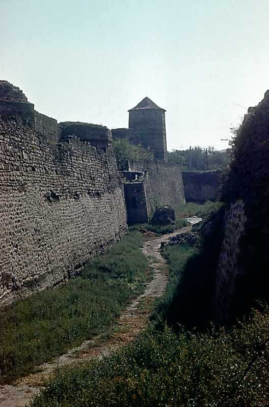 1986 р. Південний фронт з баштами 8,…