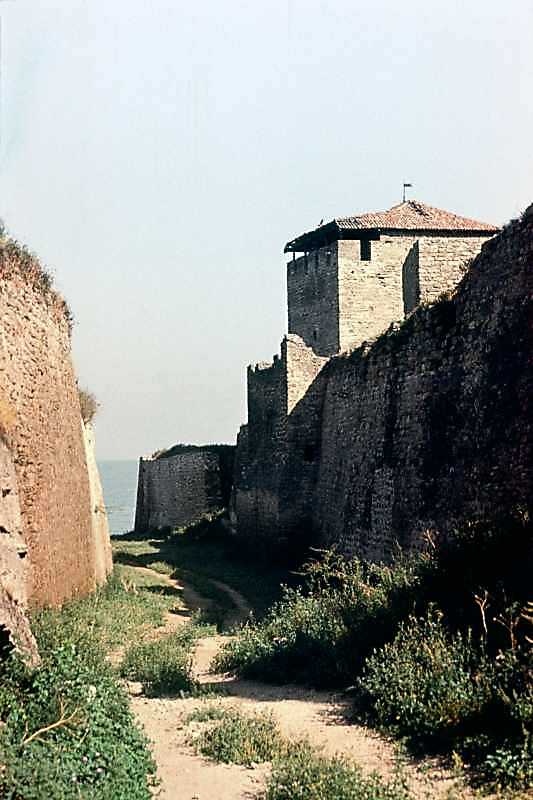 1986 р. Західний фронт з баштами 15,…