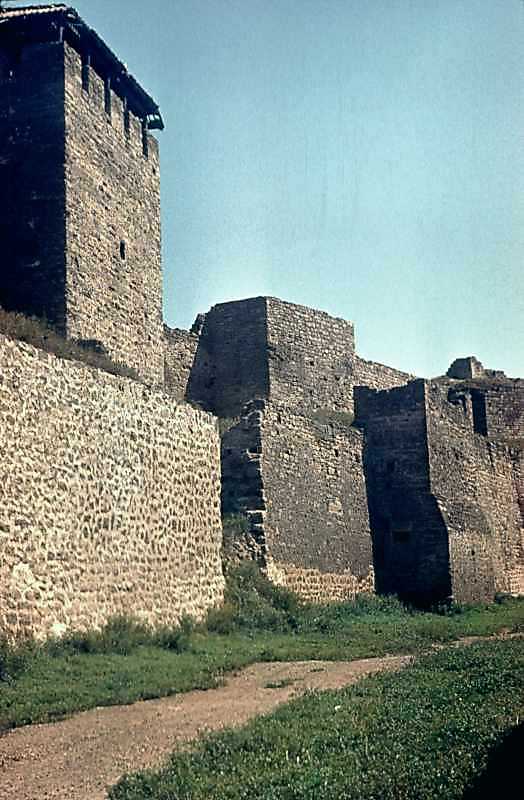 1984 р. Західний фронт з баштами 15 –…