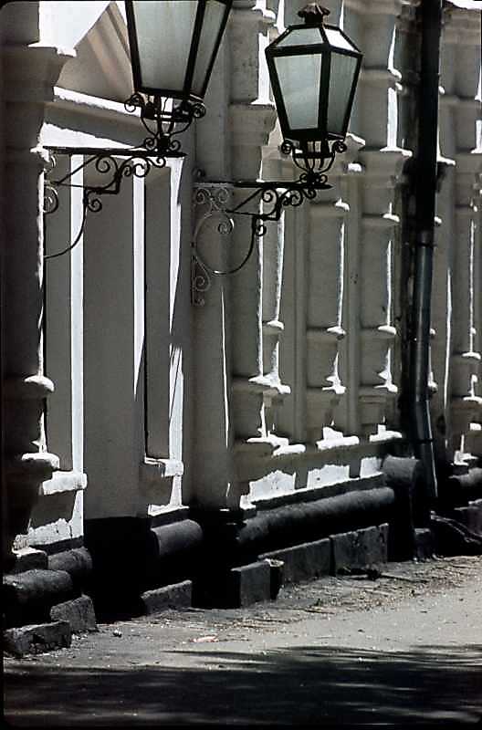 1986 р. Фрагмент західного фасаду.…