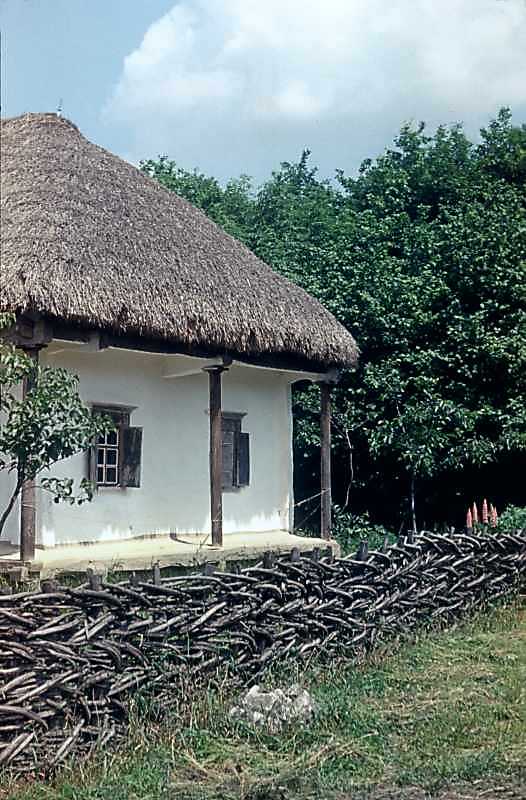 1977 р. Бічний фасад