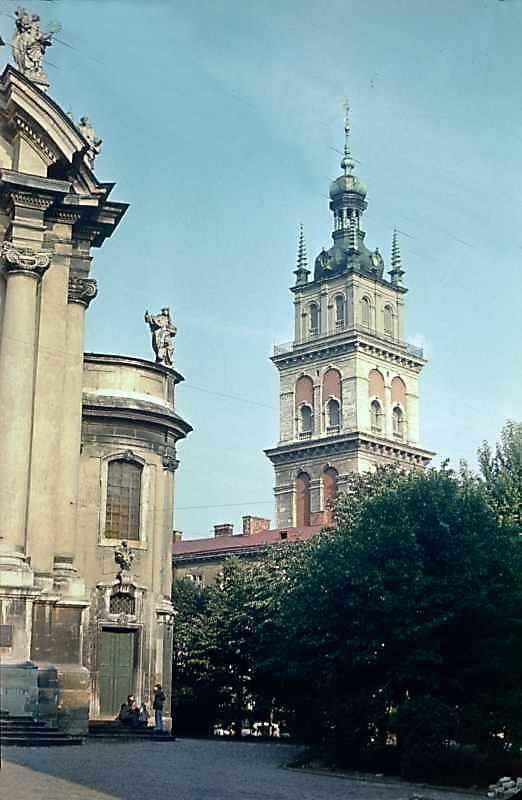 1977 р. Костел домініканців і башта…