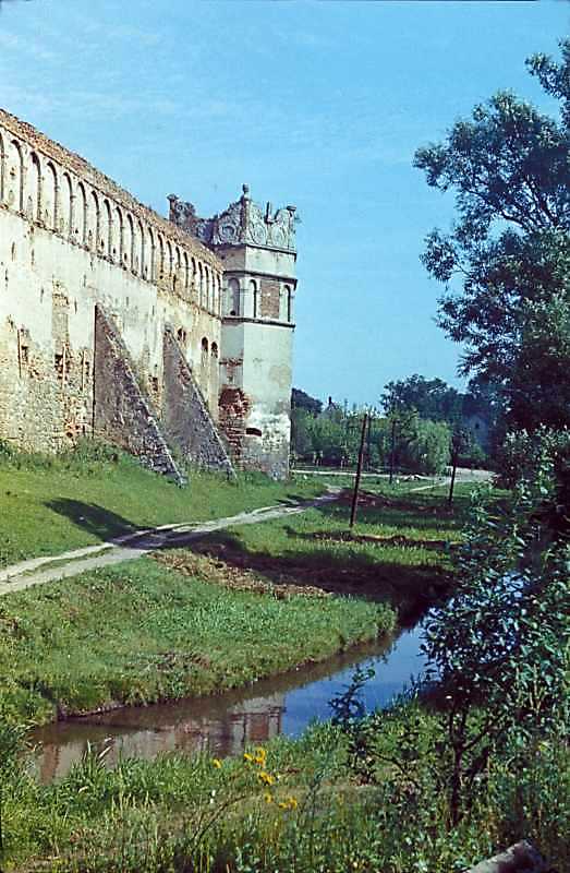 1977 р. Південне прясло східної стіни.…