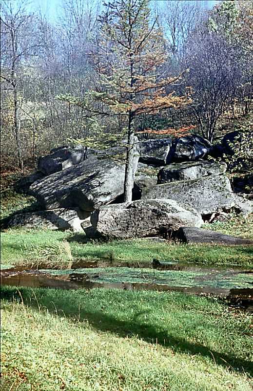 1978 р. Скелі над водою