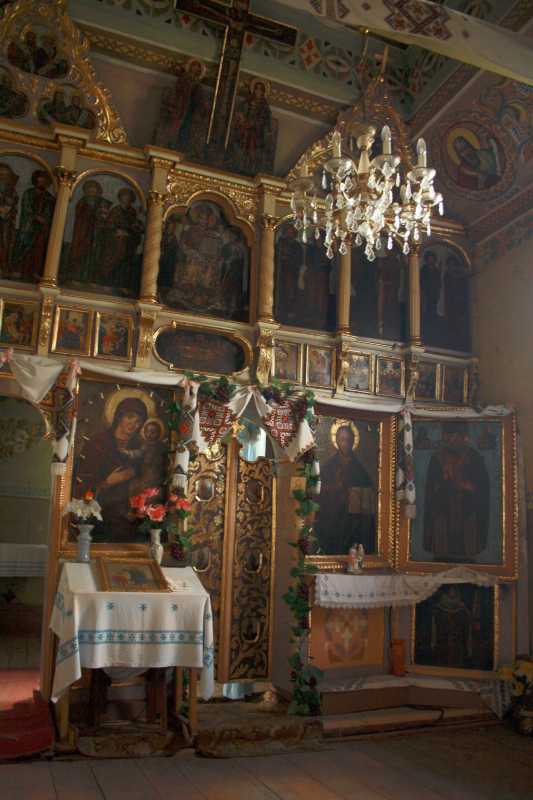 Права частина іконостасу